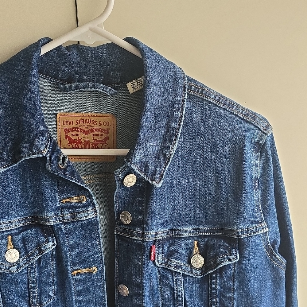 Levi Denim Jacket Size Large